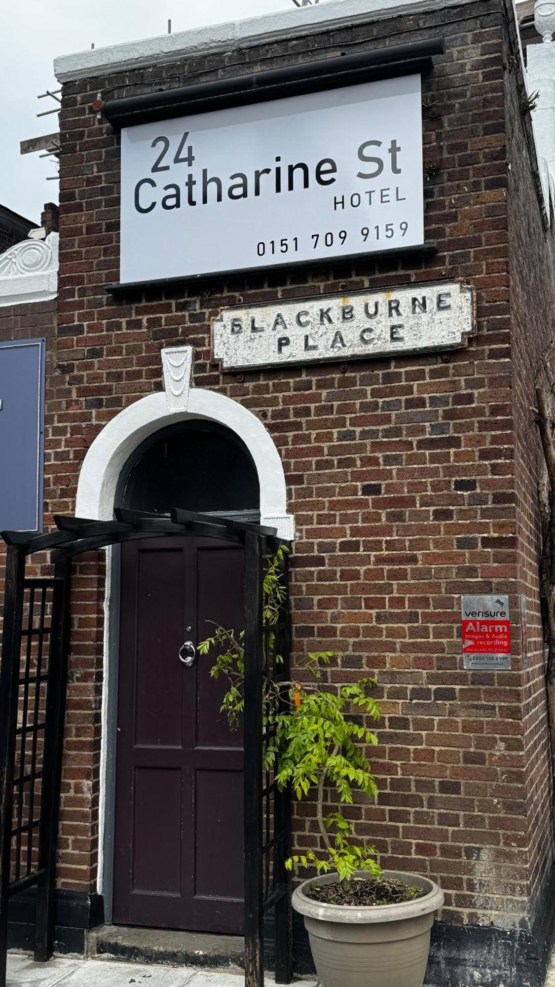 24 Catharine Street 3*