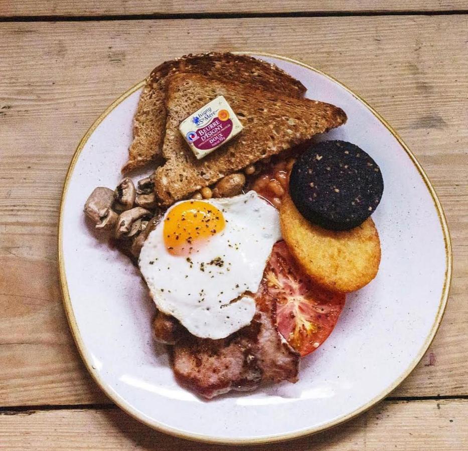 Hotel Blackburne Arms ,24 Catharine Street 3*
